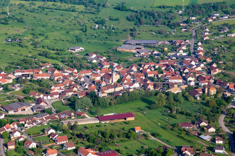 Vue aérienne de Rahling dans le département Moselle, France