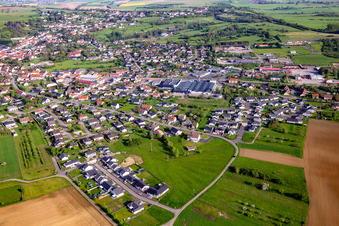 Vue aérienne de Rue du Dr. Schweitzer à Rohrbach-lès-Bitche dans le département Moselle, France
