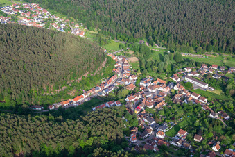 Vue aérienne de Du nord-est à Spirkelbach dans le département Rhénanie-Palatinat, Allemagne