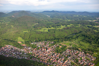 Vue oblique de Wernersberg dans le département Rhénanie-Palatinat, Allemagne