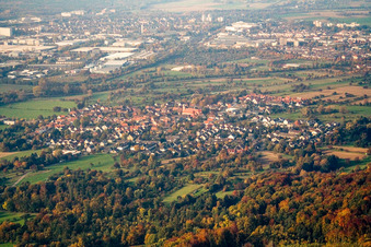 Vue aérienne de Du sud-est à le quartier Oberweier in Ettlingen dans le département Bade-Wurtemberg, Allemagne