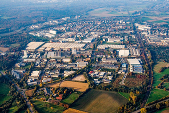 Vue aérienne de Zone industrielle Ettlingen-Ouest à Ettlingen dans le département Bade-Wurtemberg, Allemagne