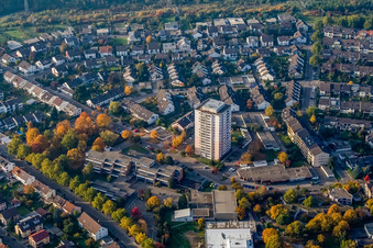 Vue aérienne de École de la Forêt-Noire à le quartier Forchheim in Rheinstetten dans le département Bade-Wurtemberg, Allemagne