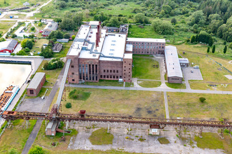 Vue aérienne de Musée historique et technique Peenemünde sur la construction de fusées pendant la Seconde Guerre mondiale dans l'ancienne centrale électrique à Peenemünde dans le département Mecklembourg-Poméranie occidentale, Allemagne