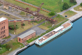 Vue aérienne de Navire d'excursion Junkerborg à Peenemünde dans le département Mecklembourg-Poméranie occidentale, Allemagne