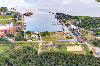Vue aérienne de Port de Peenemünde à Peenemünde dans le département Mecklembourg-Poméranie occidentale, Allemagne