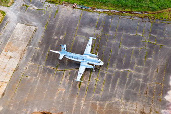 Vue aérienne de Avion naval bimoteur à l'aéroport Peenemünde à Peenemünde dans le département Mecklembourg-Poméranie occidentale, Allemagne