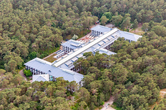 Vue aérienne de Clinique MEDICLIN Dünenwald à Trassenheide dans le département Mecklembourg-Poméranie occidentale, Allemagne