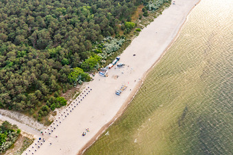 Vue aérienne de École de surf Sportstrand Zinnowitz et bar de surf 8Q à Zinnowitz dans le département Mecklembourg-Poméranie occidentale, Allemagne
