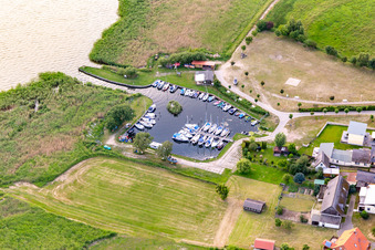 Vue aérienne de Port de plaisance Loddin à l'Achterwasser à Loddin dans le département Mecklembourg-Poméranie occidentale, Allemagne
