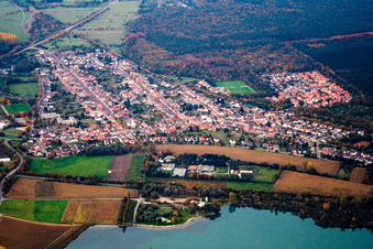 Vue aérienne de Du sud à le quartier Huttenheim in Philippsburg dans le département Bade-Wurtemberg, Allemagne