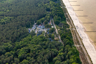 Vue aérienne de Village de vacances derrière la dune à Ückeritz dans le département Mecklembourg-Poméranie occidentale, Allemagne