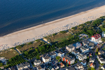 Vue aérienne de Plage de la mer Baltique sur Dünenstr à le quartier Ahlbeck U in Heringsdorf dans le département Mecklembourg-Poméranie occidentale, Allemagne