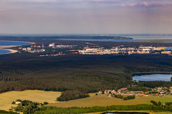 Vue aérienne de De l'ouest à Świnoujście dans le département Poméranie occidentale, Pologne