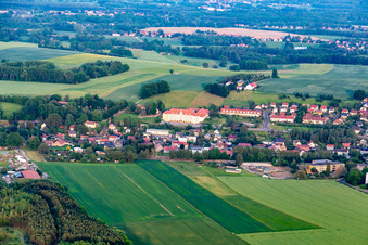 Vue aérienne de École Friedrich Fröbel Olbersdorf à Olbersdorf dans le département Saxe, Allemagne