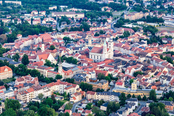 Vue aérienne de Vieille ville historique avec l'église Saint-Jean à Zittau dans le département Saxe, Allemagne