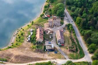 Vue aérienne de Restaurant Little Paradise à Villa Larix sur la promenade de la plage de Berzdorfer See à le quartier Deutsch Ossig in Görlitz dans le département Saxe, Allemagne