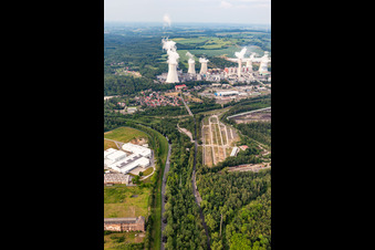 Vue aérienne de Centrale électrique de lignite de Turów "PGE Górnictwo i Energetyka Konwencjonalna SA, Oddział Elektrownia Turów à le quartier Hirschfelde in Zittau dans le département Saxe, Allemagne
