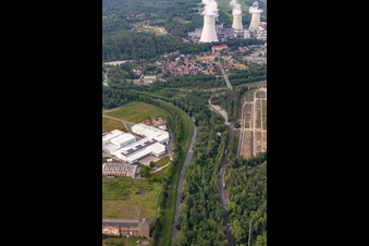 Vue aérienne de Neisse de Lusace entre l'Allemagne et la Pologne à la mine à ciel ouvert de lignite à le quartier Hirschfelde in Zittau dans le département Saxe, Allemagne