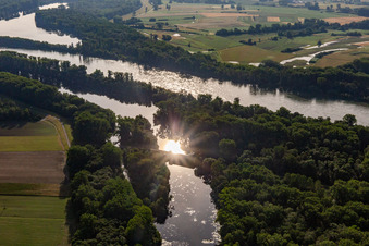 Vue aérienne de Station de pompage Sondernheim sur le Michelsbach à le quartier Sondernheim in Germersheim dans le département Rhénanie-Palatinat, Allemagne