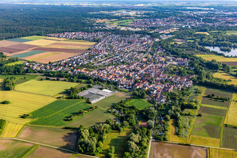 Vue aérienne de Du sud à le quartier Sondernheim in Germersheim dans le département Rhénanie-Palatinat, Allemagne