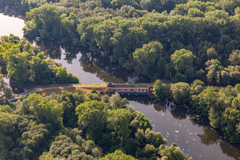 Vue aérienne de Station de pompage Sondernheim sur le Michelsbach à le quartier Sondernheim in Germersheim dans le département Rhénanie-Palatinat, Allemagne