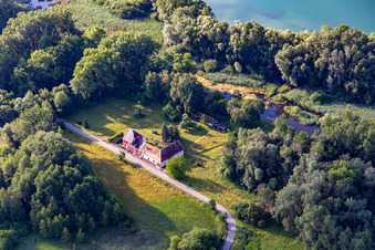Vue aérienne de Dettenheimer Straße à le quartier Liedolsheim in Dettenheim dans le département Bade-Wurtemberg, Allemagne