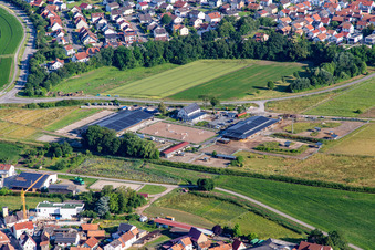 Vue aérienne de Écurie Erlenhof Neupotz à Neupotz dans le département Rhénanie-Palatinat, Allemagne