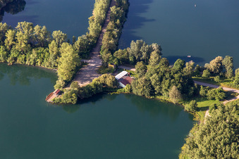 Vue aérienne de Navire romain Losurioa Rhenana et Anglerheim Neupotz sur le Vieux Rhin près de Neupotz à Neupotz dans le département Rhénanie-Palatinat, Allemagne