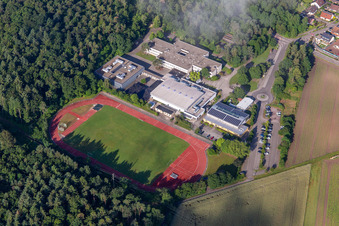 Vue aérienne de IGS Rheinzabern et salle de sport Römerbad à Rheinzabern dans le département Rhénanie-Palatinat, Allemagne
