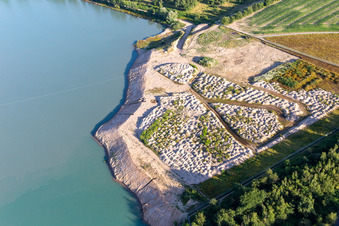 Vue aérienne de Décharge sur Allmendäcker sur Epplesee à le quartier Silberstreifen in Rheinstetten dans le département Bade-Wurtemberg, Allemagne