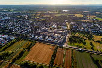 Photographie aérienne de Chantier de construction de maisons multifamiliales « Nouveau Centre-Ville » vu de l'est à le quartier Mörsch in Rheinstetten dans le département Bade-Wurtemberg, Allemagne