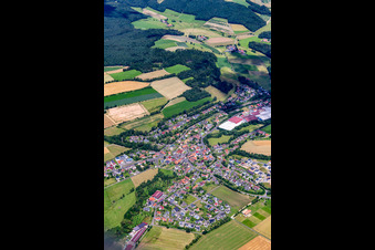 Vue aérienne de Du sud-ouest à le quartier Lütter in Eichenzell dans le département Hesse, Allemagne