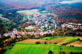 Vue aérienne de Du sud à le quartier Waldwimmersbach in Lobbach dans le département Bade-Wurtemberg, Allemagne