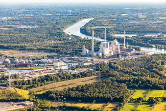 Vue aérienne de Centrale électrique à vapeur du port du Rhin Karlsruhe à le quartier Daxlanden in Karlsruhe dans le département Bade-Wurtemberg, Allemagne