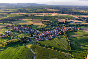 Vue aérienne de Du sud à Oberhausen dans le département Rhénanie-Palatinat, Allemagne