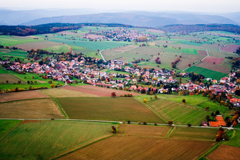 Vue aérienne de Vue sur le village à le quartier Haag in Schönbrunn dans le département Bade-Wurtemberg, Allemagne