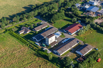 Vue aérienne de Gut Neumühle GmbH à Offenbach an der Queich dans le département Rhénanie-Palatinat, Allemagne