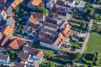 Badstubgasse à Zeiskam dans le département Rhénanie-Palatinat, Allemagne depuis l'avion