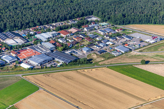 Vue oblique de Zone commerciale à Gereut à Hatzenbühl dans le département Rhénanie-Palatinat, Allemagne