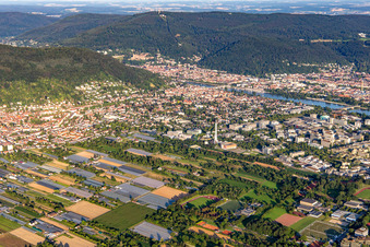 Vue aérienne de Du nord-ouest à le quartier Neuenheim in Heidelberg dans le département Bade-Wurtemberg, Allemagne