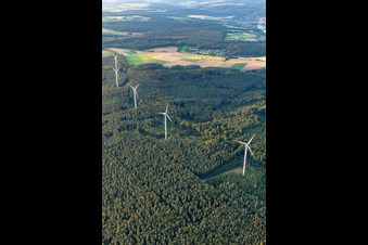 Vue aérienne de Parc éolien à le quartier Günterfürst in Erbach dans le département Hesse, Allemagne