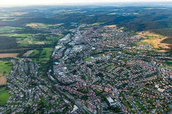 Vue aérienne de Village Erbach du sud à le quartier Dorf-Erbach in Erbach dans le département Hesse, Allemagne