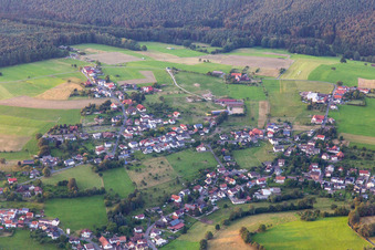 Vue aérienne de Du sud à le quartier Weiten-Gesäß in Michelstadt dans le département Hesse, Allemagne