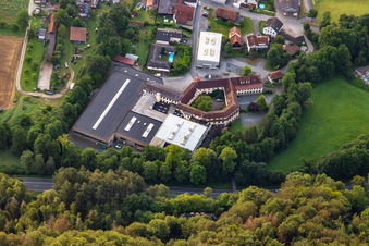 Vue aérienne de Jakob Maul GmbH à le quartier Zell in Bad König dans le département Hesse, Allemagne