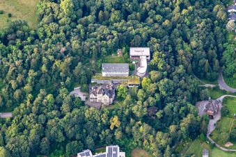 Vue aérienne de Villas sur la Nibelungenstrasse à Bensheim dans le département Hesse, Allemagne