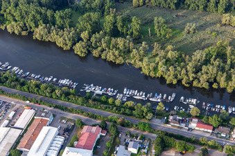 Vue aérienne de Quais de la zone industrielle de Lampertheim Altrhein à Lampertheim dans le département Hesse, Allemagne