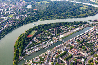 Vue aérienne de Île-parc entre le Rhin et Luitpoldhafen à le quartier Süd in Ludwigshafen am Rhein dans le département Rhénanie-Palatinat, Allemagne