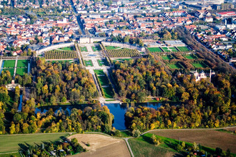 Jardin du château Schwetzingen à Schwetzingen dans le département Bade-Wurtemberg, Allemagne hors des airs