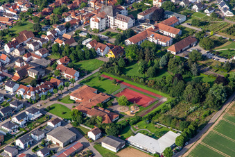 Abbaye Saint-Paul de Herxheim à Herxheim bei Landau dans le département Rhénanie-Palatinat, Allemagne d'en haut